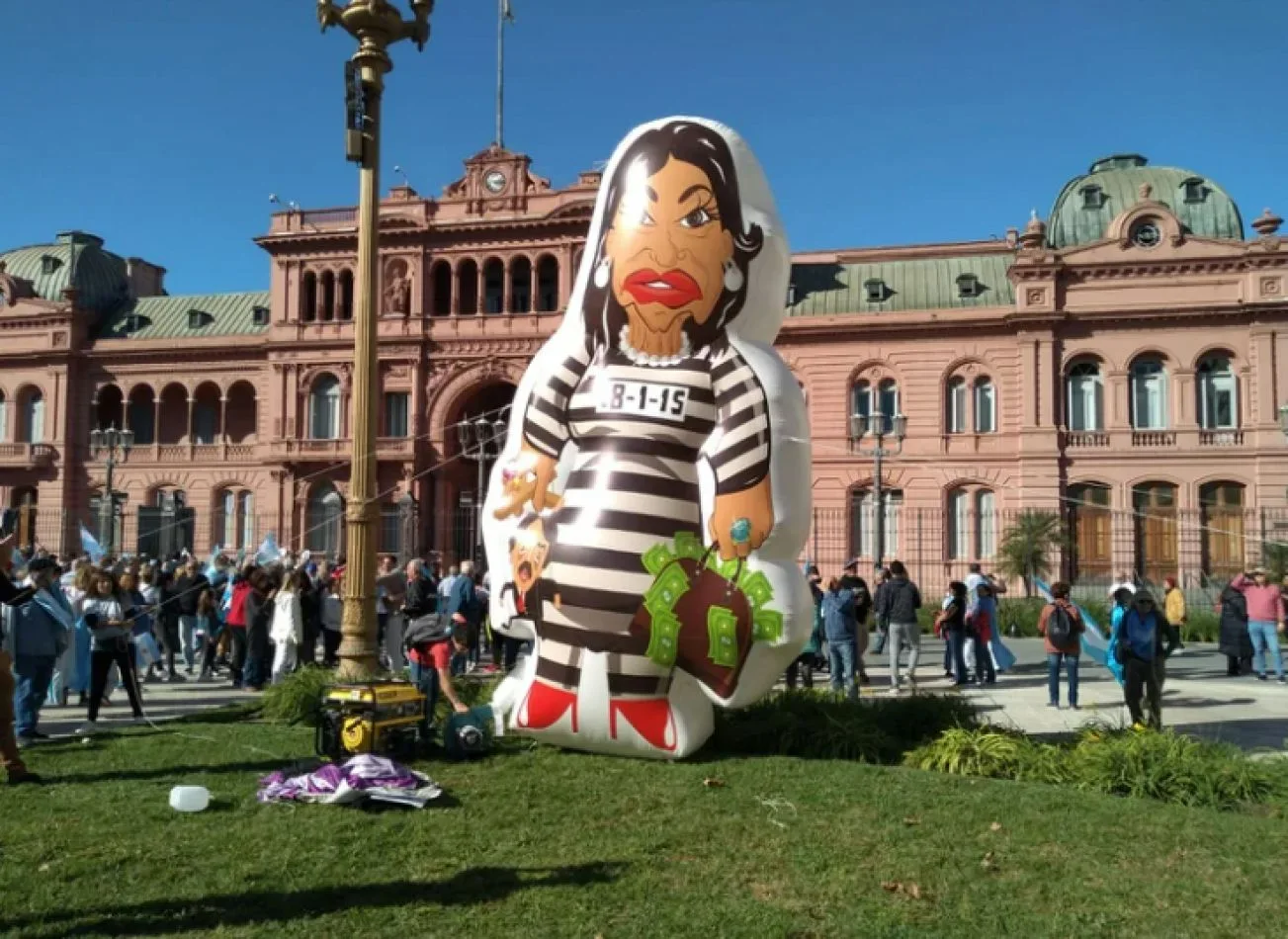 El mensaje: “Anímense a pensar un país con menos impuestos. Gasten menos. Arréglense con lo que tienen o dedíquense a otra cosa”.