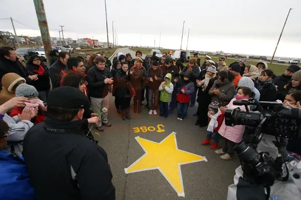 La primera estrella amarilla de Río Grande se pintó en memoria del Padre José Zink.