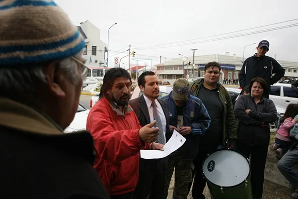 José Godoy, al momento de comunicarles lo acordado a los vecinos del 15 de Octubre.