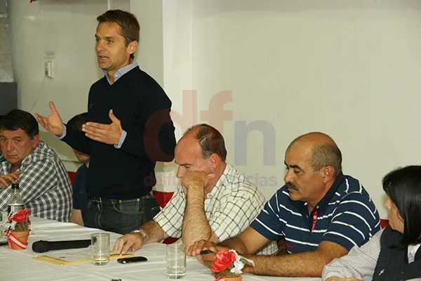 Federico Sciurano habla durante la reunión de autoridades de la UCR fueguina.