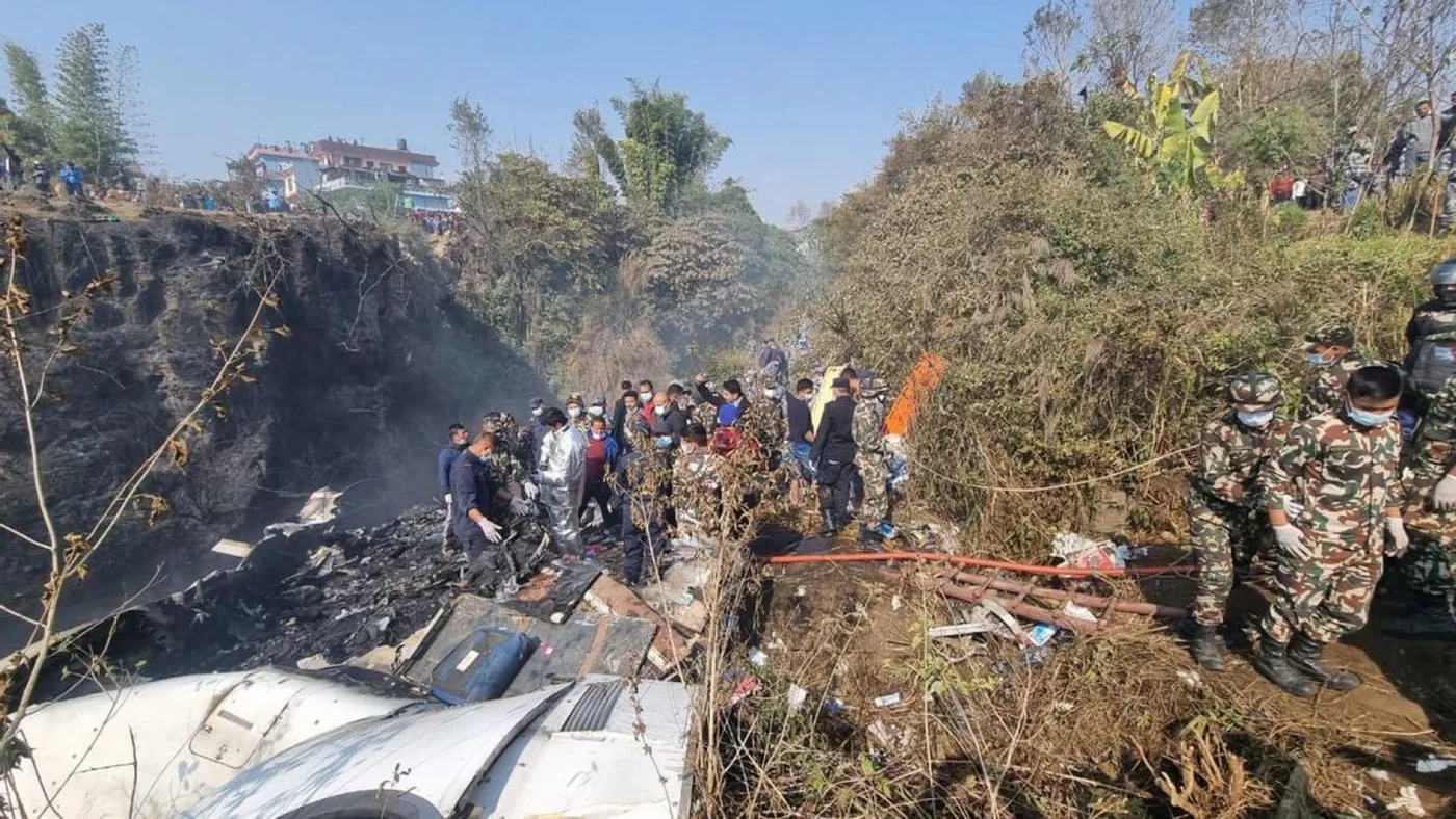 El lugar del accidente aéreo en Nepal