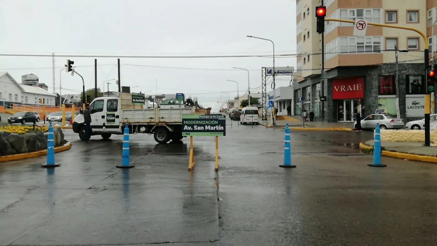 La obras de modernización de Av. San Martín, dio inicio este lunes.