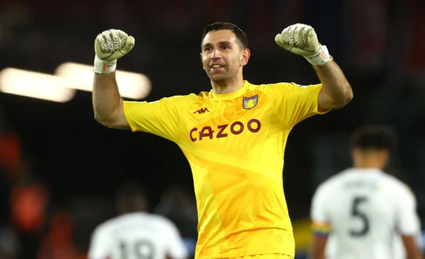 El Aston Villa del "Dibu" Martínez le ganó al Fulham y se metió en puestos de Europa League.