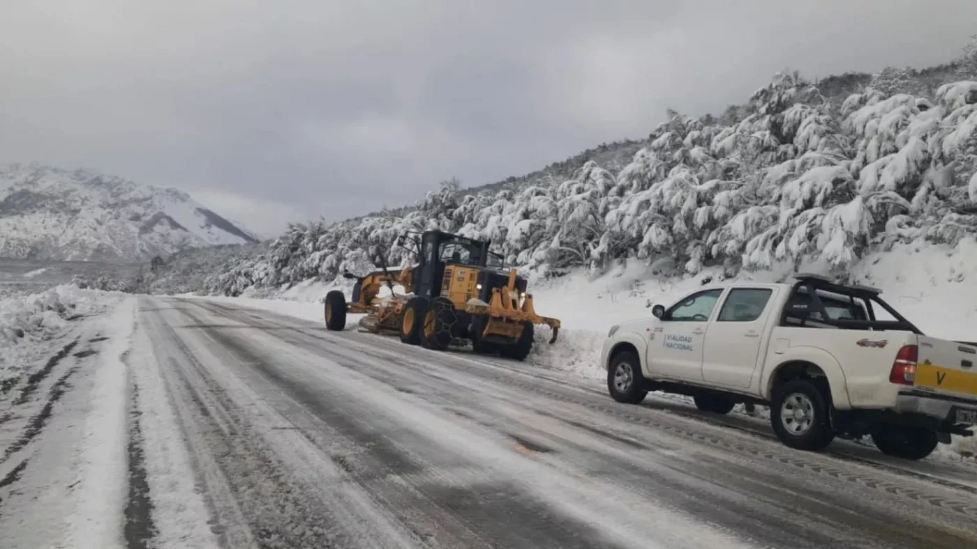 Rescatan a familia fueguina atrapada por temporal de nieve