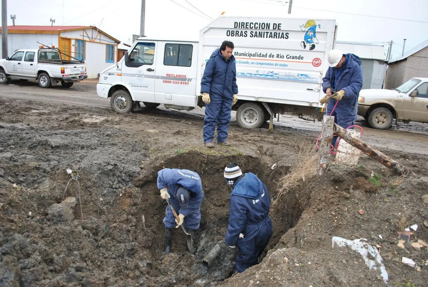 Anunciaron baja presión de agua y corte de tránsito en calle Rivadavia