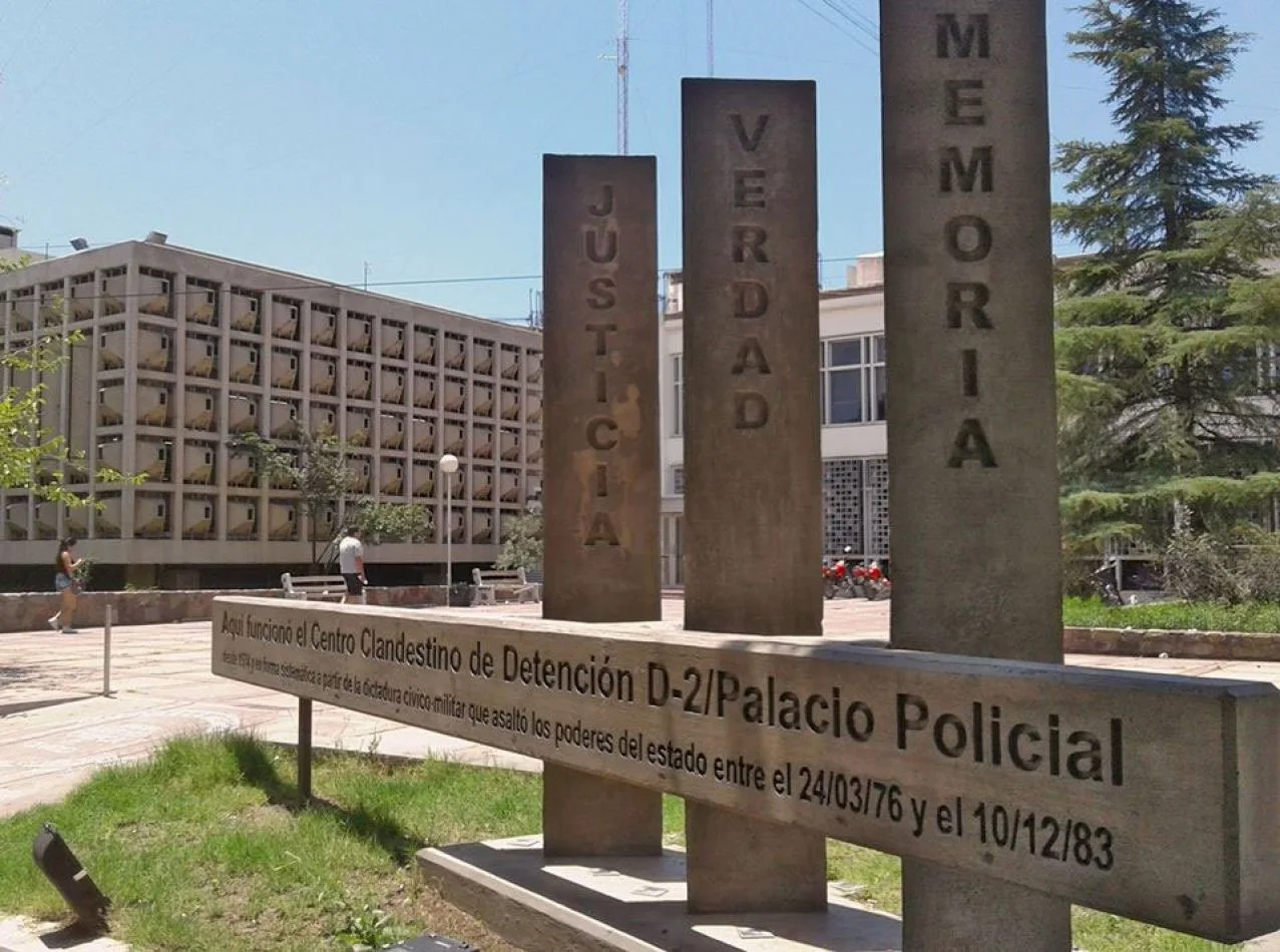 Comenzó el juicio a 28 policías por delitos durante la dictadura.