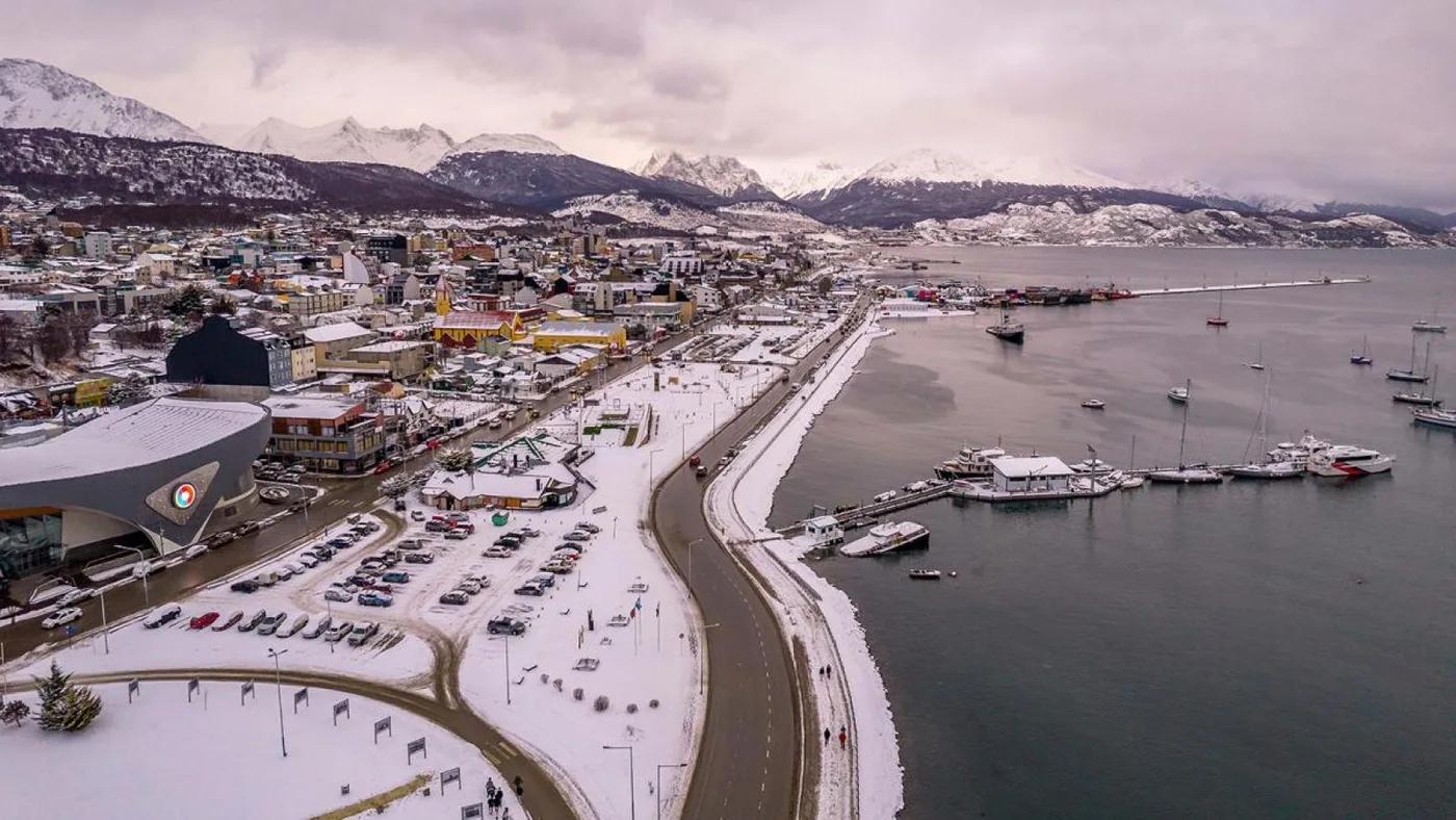 Ushuaia normaliza sus actividades tras el temporal de nieve