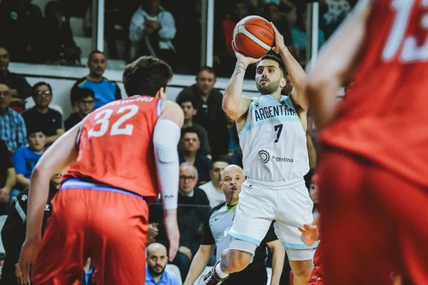 Argentina logró triunfar ante Chile y jugará la final del Preolímpico de básquet.