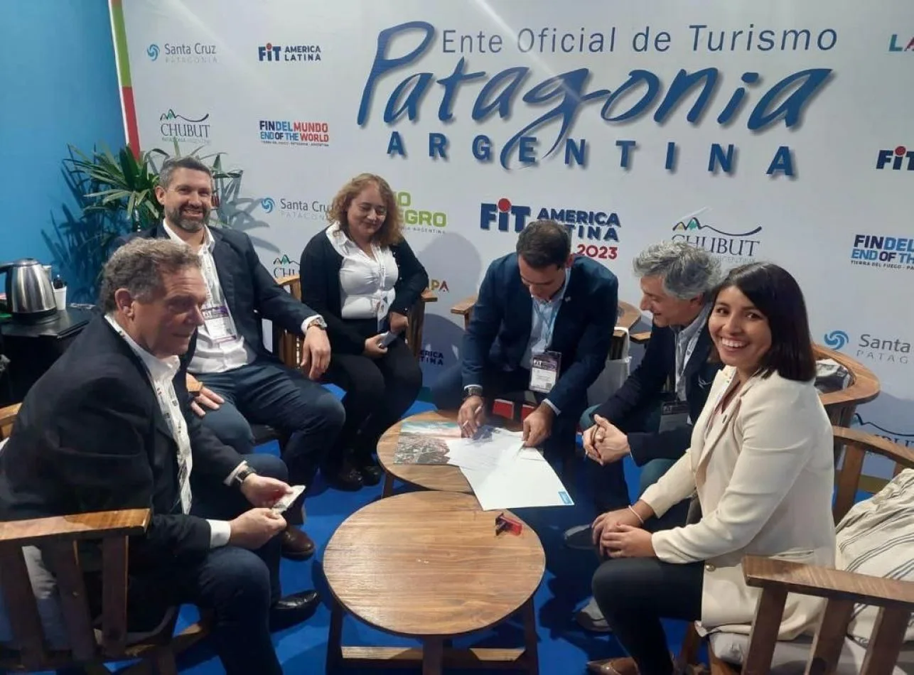 Ushuaia y Puerto Madryn firmaron un acuerdo para Impulsar el turismo de cruceros