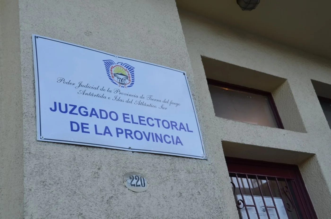 “Votar es una de las dos obligaciones que marca la Constitución nacional”