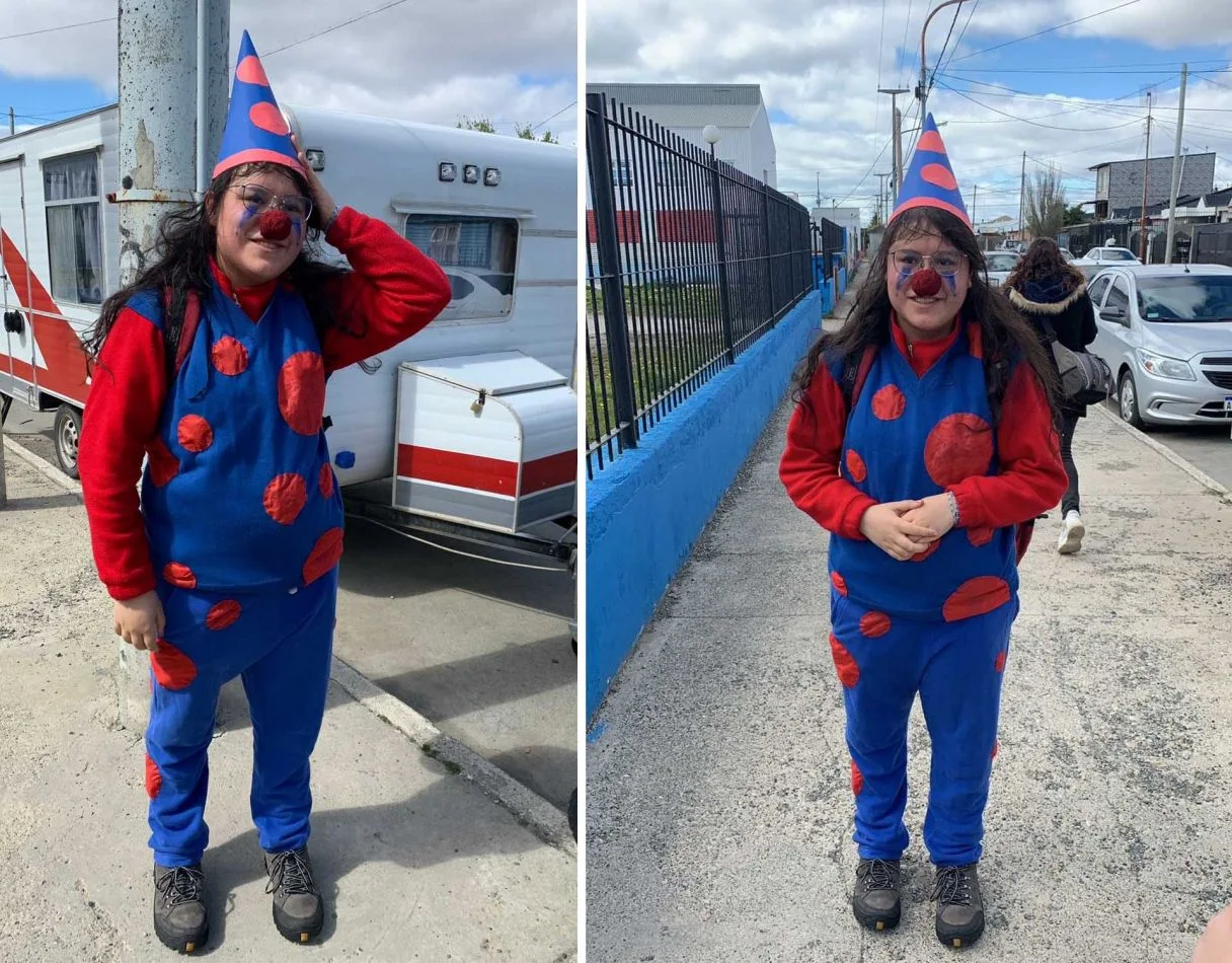 Joven de 17 años que votó vestida de payaso