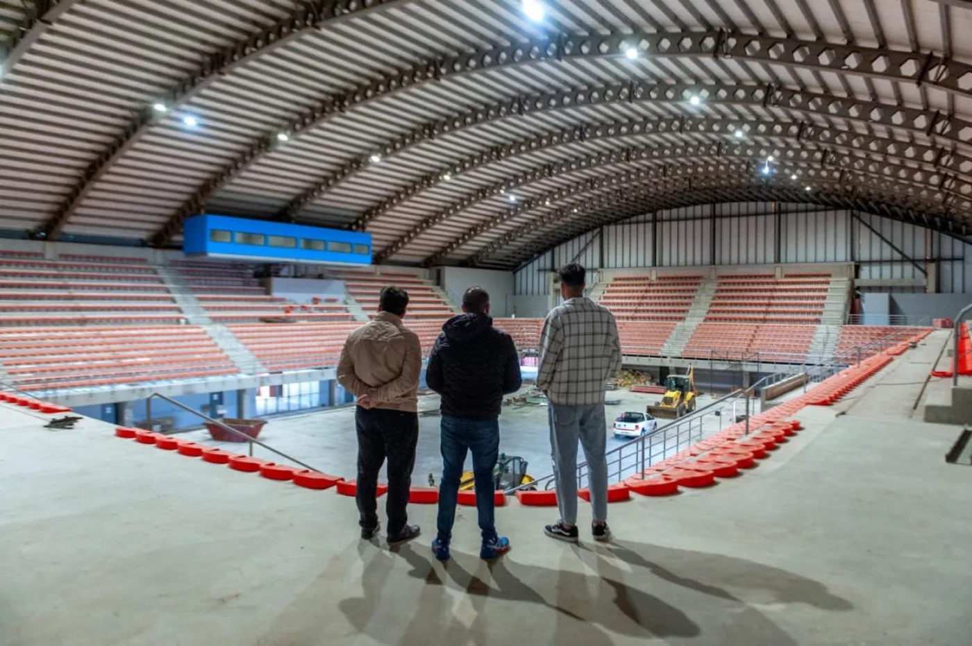 Funcionarios recorrieron las obras del Microestadio y del anexo de entrenamiento en Río Grande.