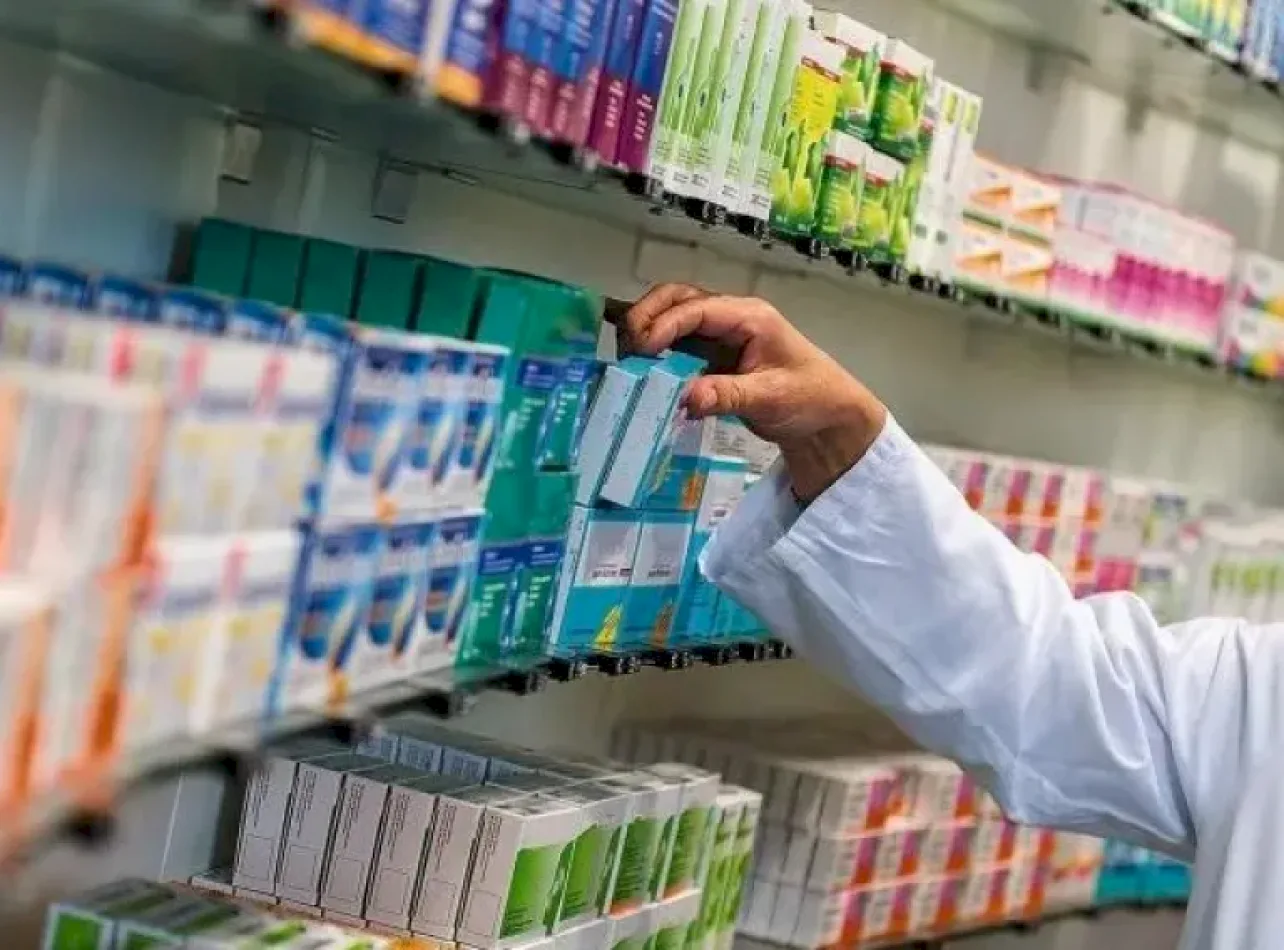 Farmacias contra el DNU .