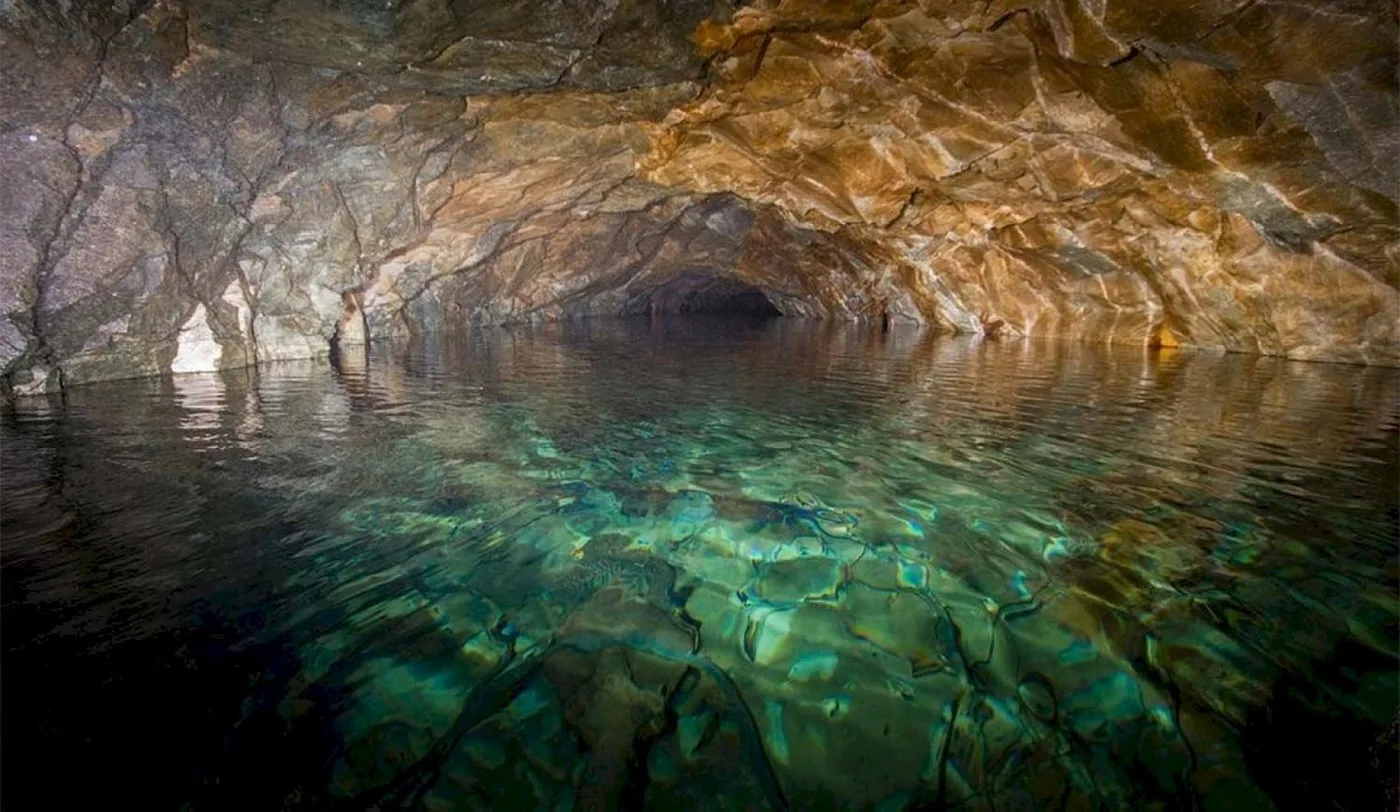 Descubrieron una reserva de agua dulce subterránea en Sicilia.