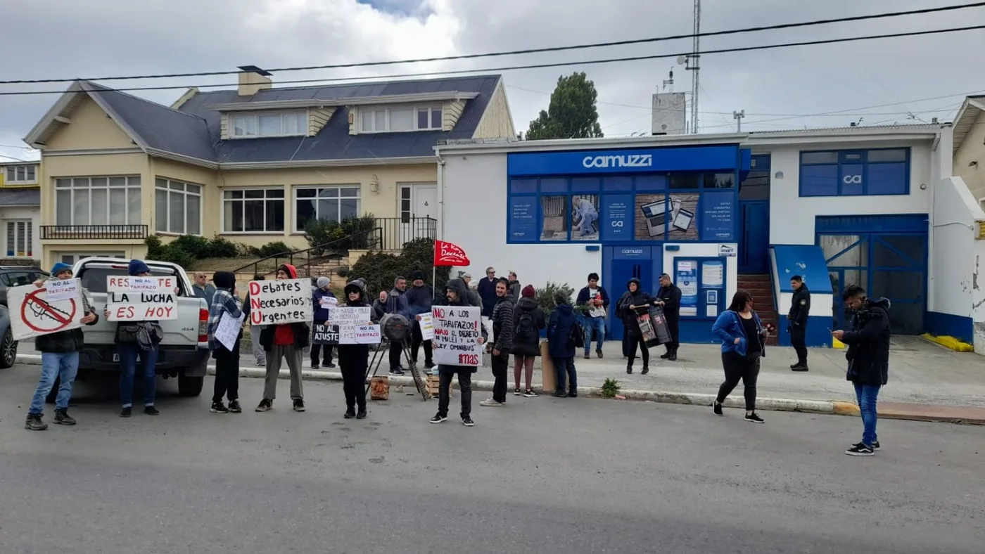 Vecinos se manifestaron contra el tarifazo de gas