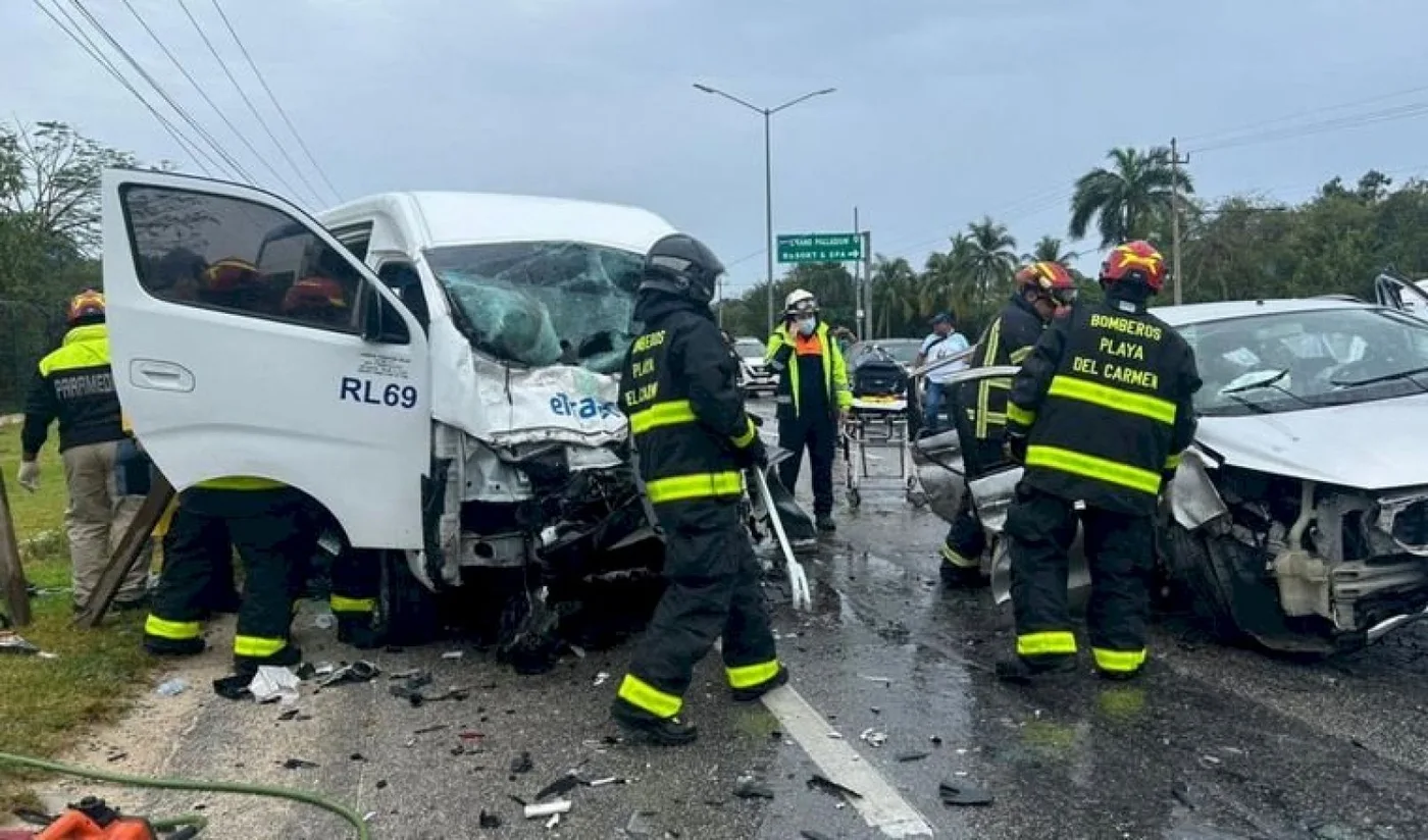 Cinco argentinos murieron en un accidente de tránsito y otros dos están heridos.