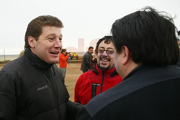 Gustavo Melella, muy entusiasmado durante la visita a las obras.