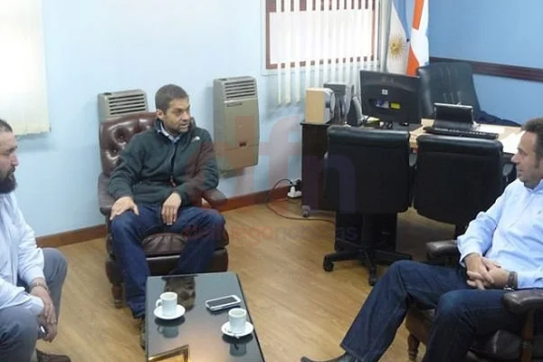 Federico Sciurano, junto a Eduardo Barrientos y Jorge Lechman durante la reunión.