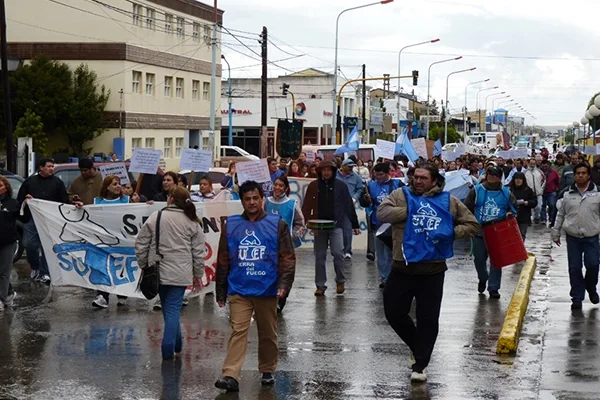 Los docentes concretarán paro y movilización el jueves y viernes.