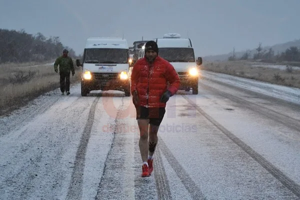 Federico Sciurano, bajo la nieve, a poco de llegar a San Pablo.