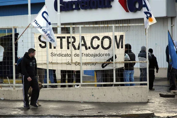 El gremio SITRACOM concretó una nueva medida de fuerza en Carrefour.