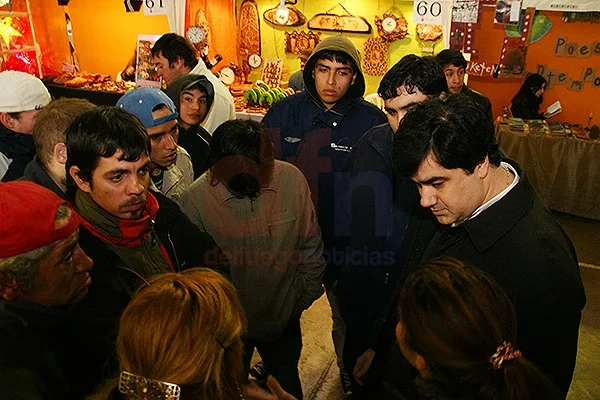 Alejandro Nogar dialogó con los cobradores del estacionamiento medido.