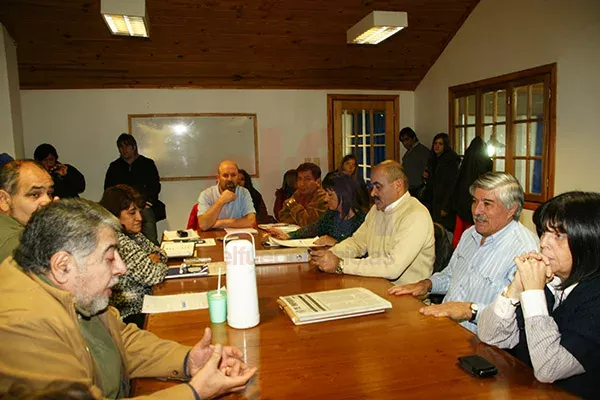 Parlamentarios y dirigentes sindicales debatieron durante casi dos horas.