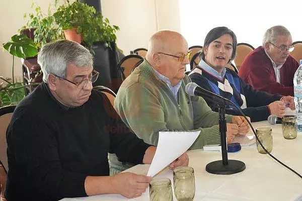 La conferencia de prensa se realizó en el Centro de Jubilados Ley 244 de Río Grande.