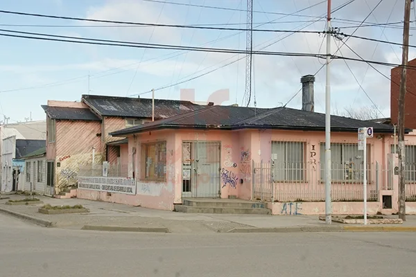 El reclamo es por el estado del edificio ubicado en Estrada 601.