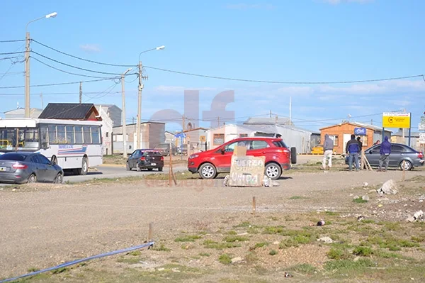 El terreno usurpado ya fue loteado por las familias.