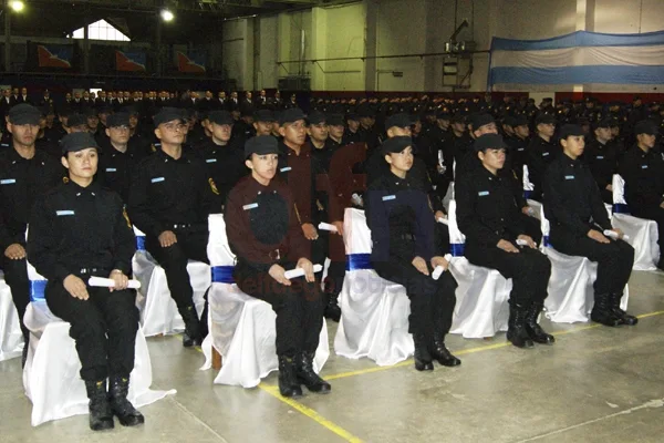 Los egresados formarán parte de la fuerza policial provincial.