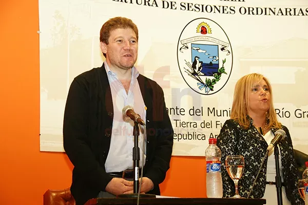 Gustavo Melella junto a Miriam Boyadjian.