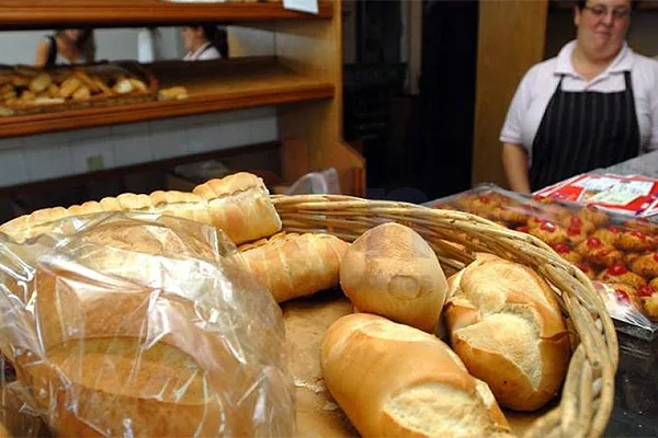 El pan de precio económico vale 22 pesos el kilo.