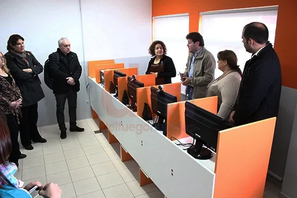 Gustavo Melella presenta el nuevo espacio destinado a estudiantes de la ciudad.