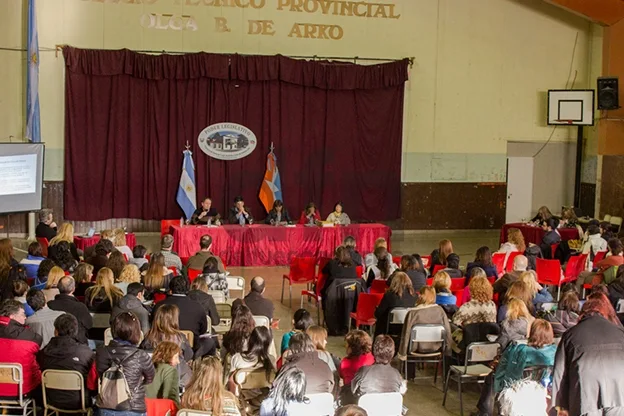 El foro se realizó en el colegio Olga B. de Arko de Ushuaia. (Fotos: Prensa Legislativa)