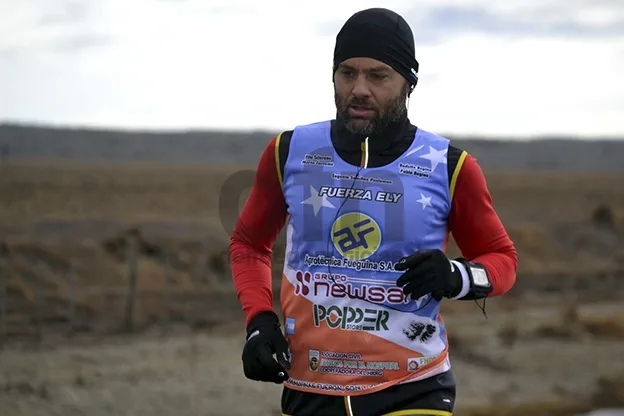 Federico Sciurano ya pasó los 300 kilómetros de ultra maratón solidaria.