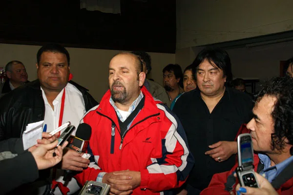 Marcelo Córdoba habla con los medios tras conocerse la victoria de la Lista Azul.