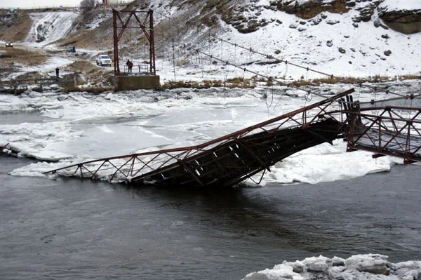 El puente colgante colapsó el pasado viernes.