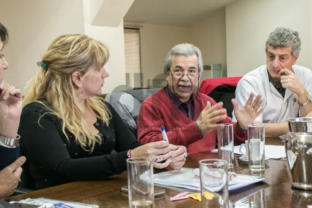 Carlos Cabrera (en el medio), confirmó la adhesión a la movilización (Foto: Prensa Legislativa).