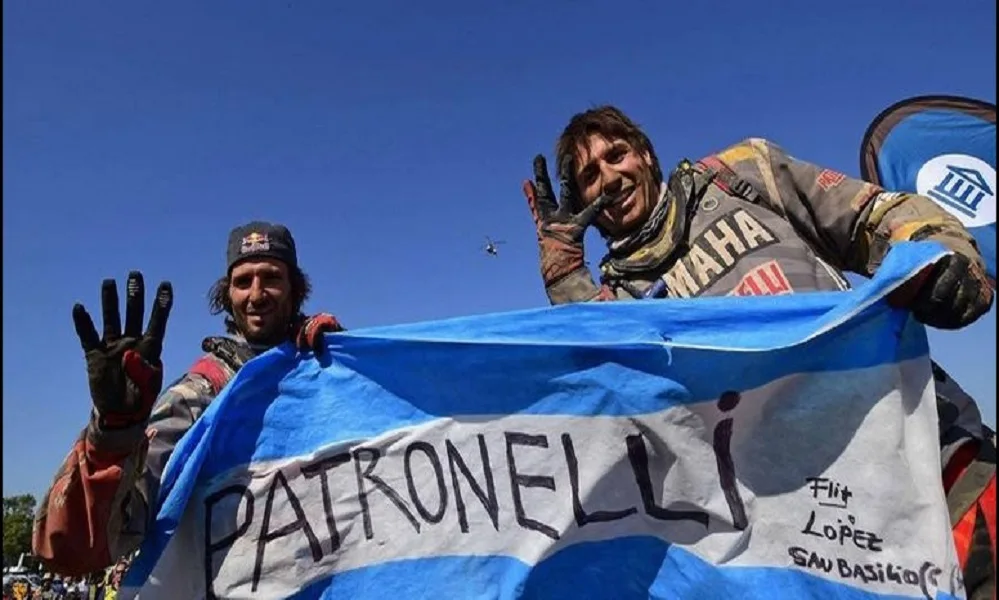 Marcos y Alejandro Patronelli celebran su victoria después de la etapa 13 del Rally Dakar 2016 entre