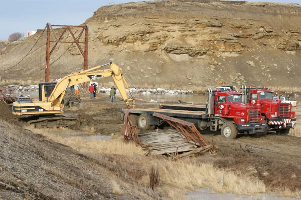 Sacar al puente del río Grande demoró varios días. GALERIA DE IMAGENES