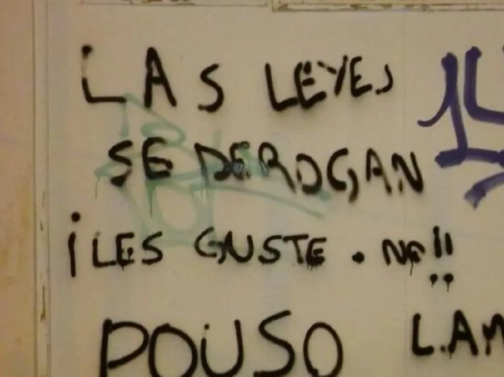 Repudian actos vandálicos contra medios de comunicación