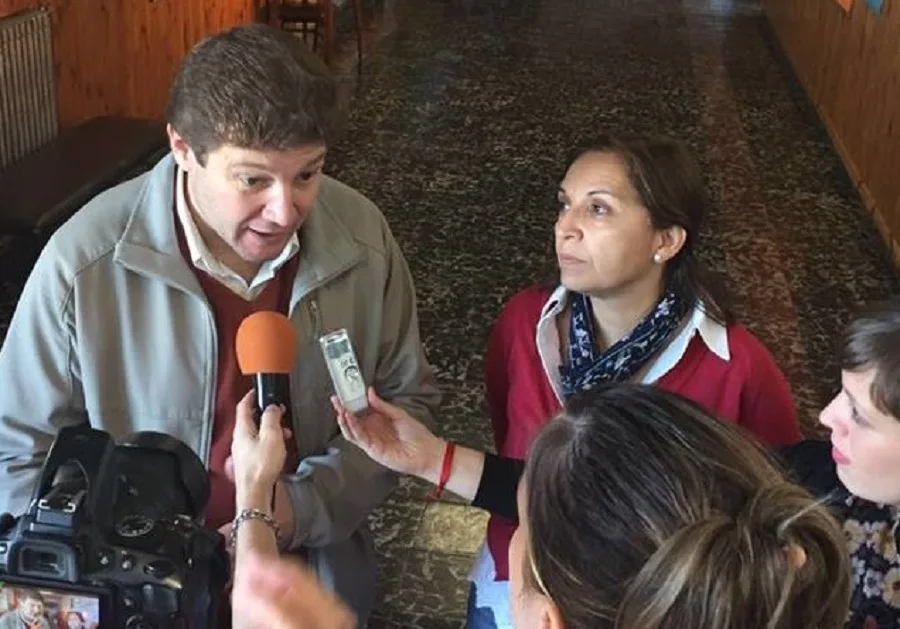 Melella visitó la escuela municipal de formación pública