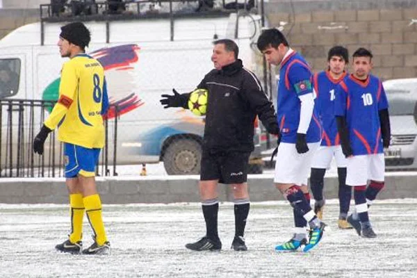 El partidod e vuelto había sido suspendido por la nieve y el hielo.