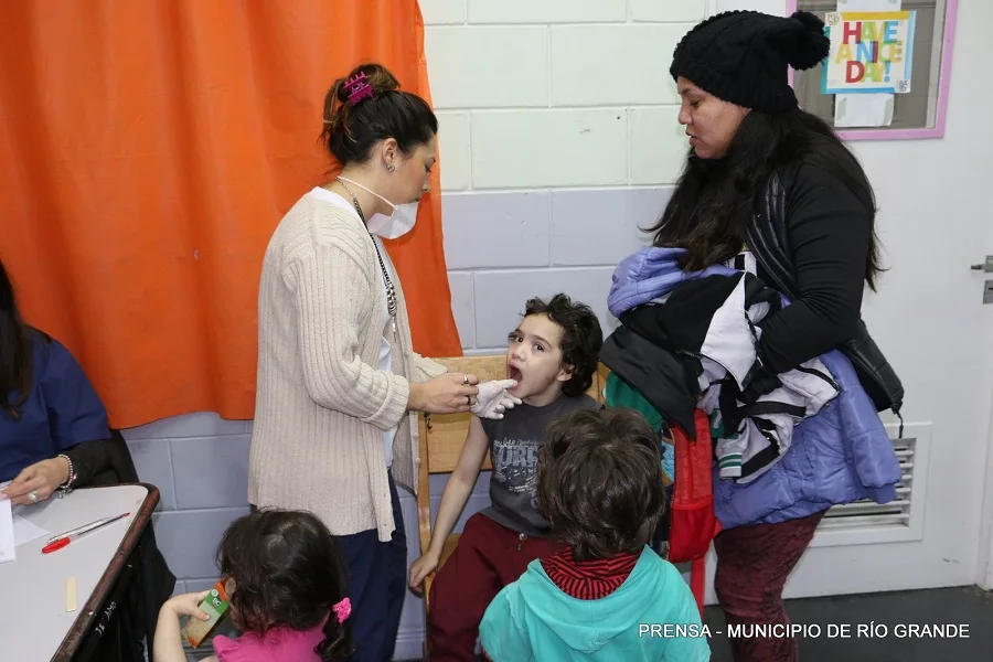 La Secretaria Municipal de Salud acompañó una acción sanitaria de la Esc. 32