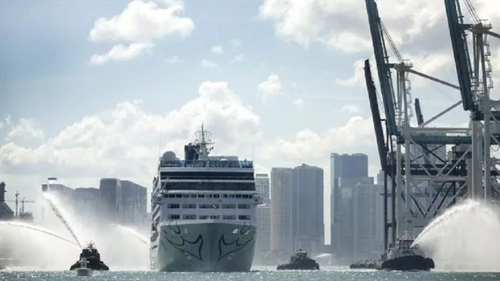 Llegó a La Habana el primer crucero que conecta EE.UU. con Cuba