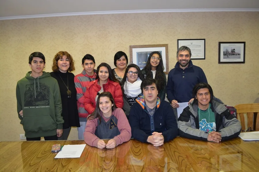 Concejales recibieron a alumnos del Colegio Padre José Zink de Chacra XIII