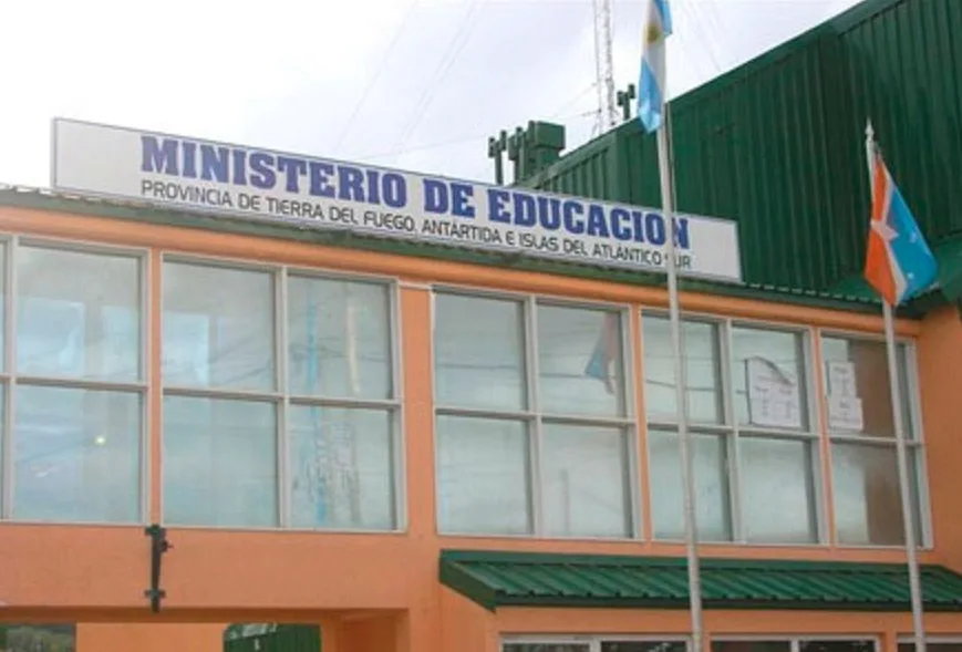 Educación suspendió y acusó a seis supervisoras