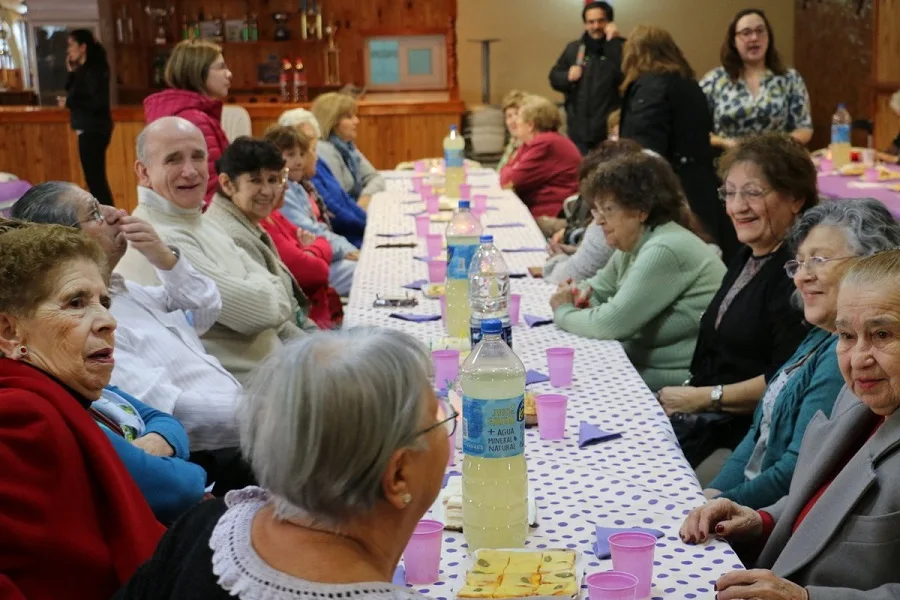 La municipalidad agasajó a adultos mayores en el Día de la Ancianidad