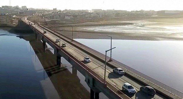 Puente Geberal Mosconi de la ciudad de Río Grande, Tierra del Fuego.